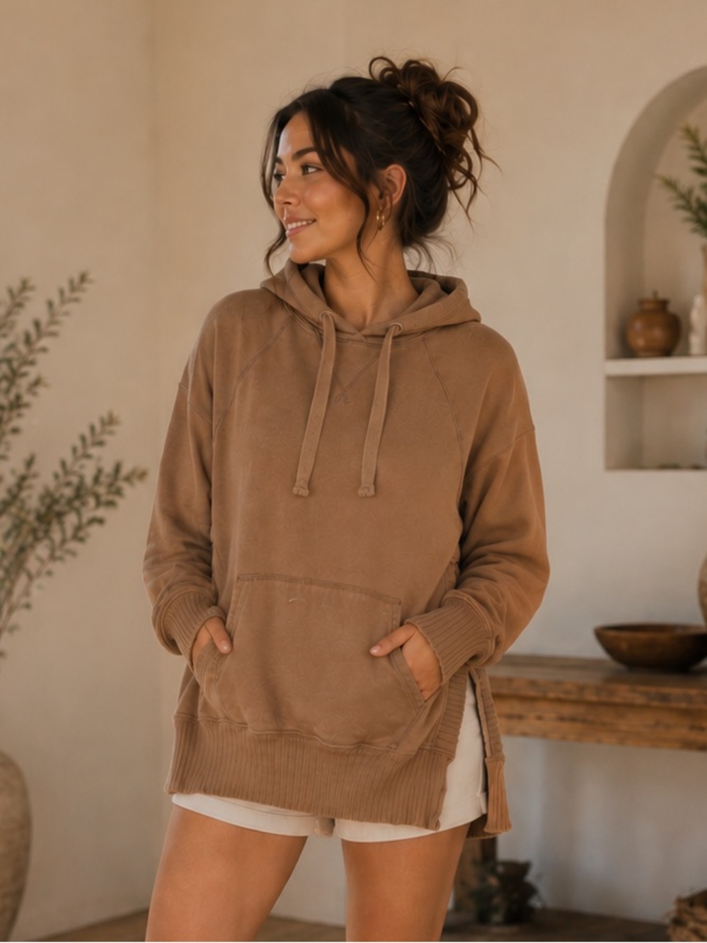 American Eagle Women's XS Oversized Hoodie
Sweatshirt | Side Cutouts |